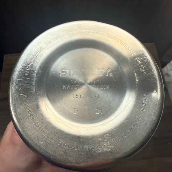 1.5 qt Stanley Matte Green Insulated Coffee Thermos with Handle - Picture 4 of 5